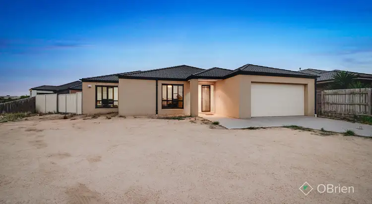 61 Diamond Parade, Skye VIC 3977