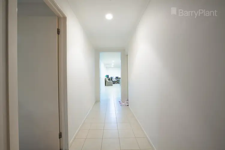 Second view of Homely house listing, 8 Manna Gum Drive, Epsom VIC 3551