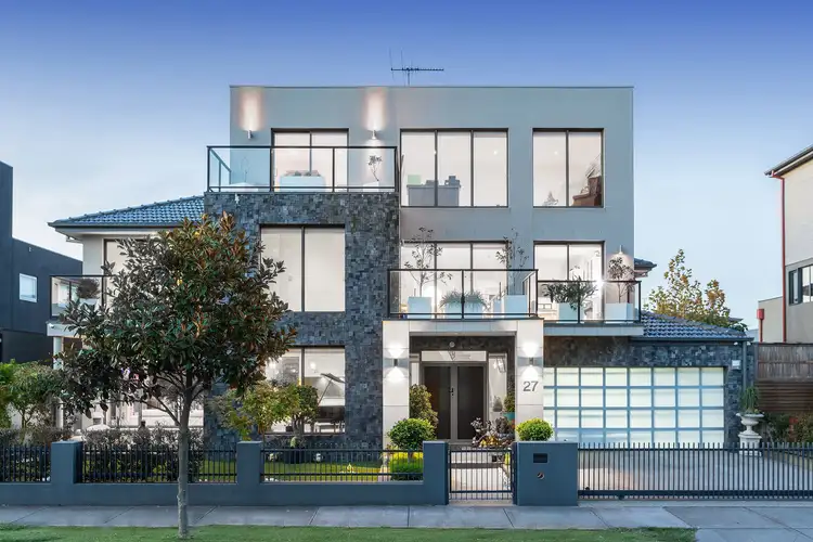 27 Shearwater Crescent, Maribyrnong VIC 3032