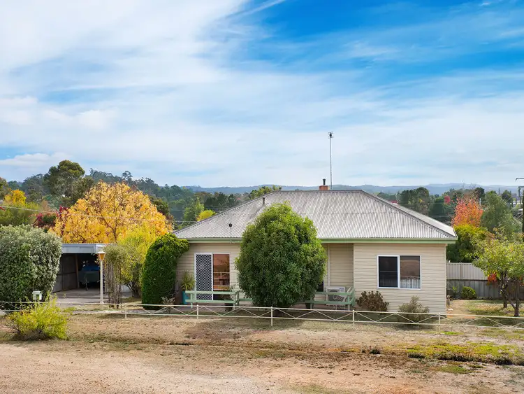 25 Landseer Street, Castlemaine VIC 3450