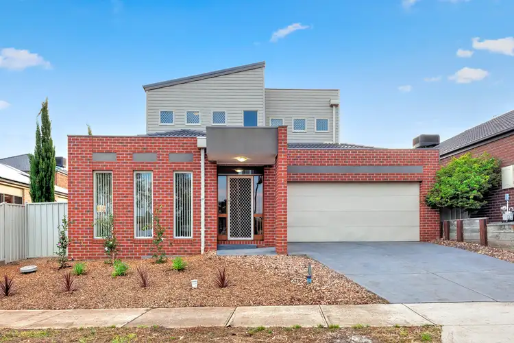 26 Hawksbury Green, Caroline Springs VIC 3023