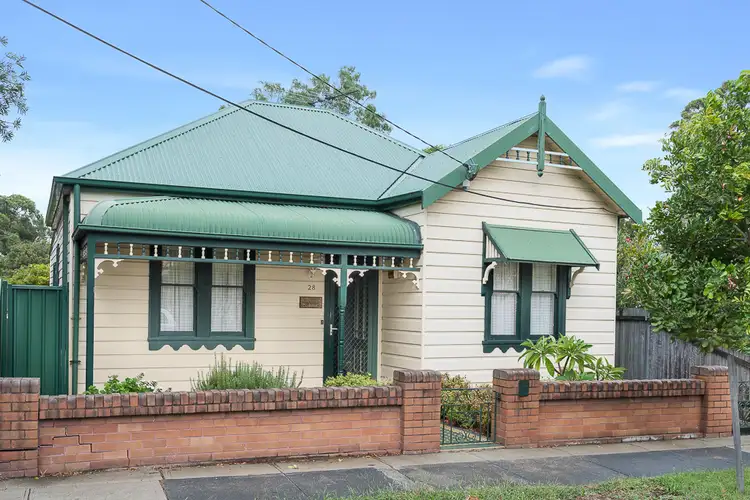 28 Rolfe Street