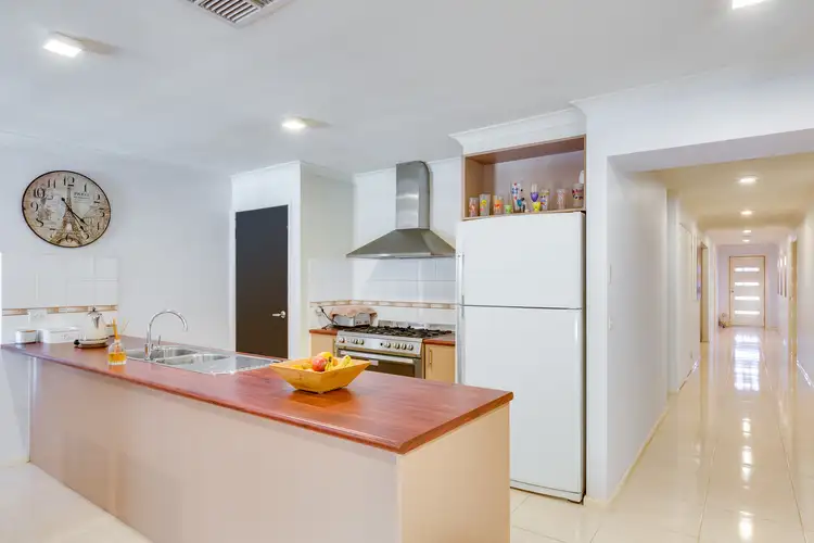 Third view of Homely house listing, 7 Kunuka Circuit, Caroline Springs VIC 3023