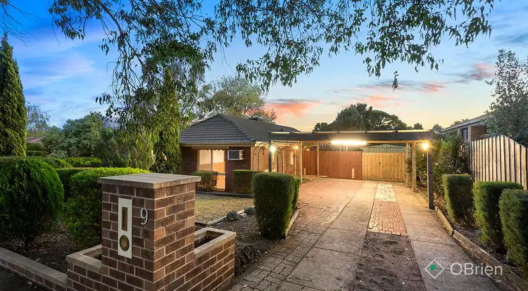 9 Philip Court, Cranbourne North VIC 3977