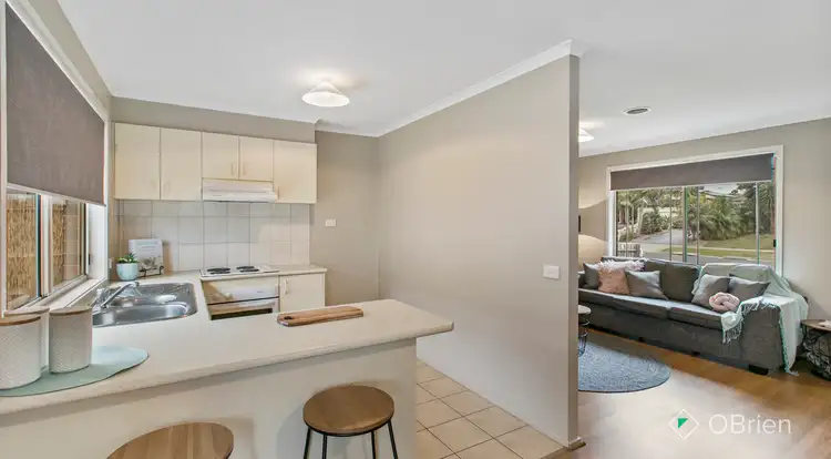 Fourth view of Homely house listing, 2 Glynlea Crescent, Skye VIC 3977