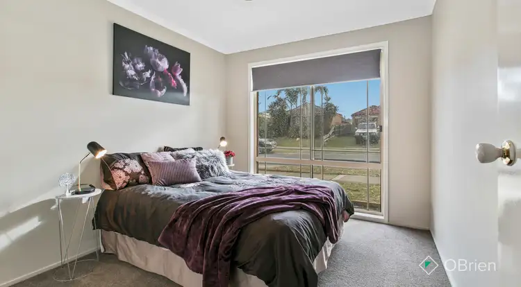 Sixth view of Homely house listing, 2 Glynlea Crescent, Skye VIC 3977