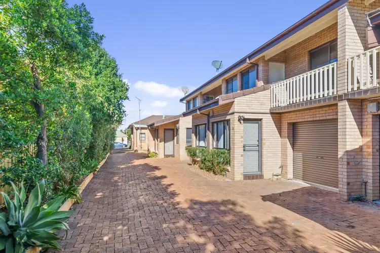 Main view of Homely unit listing, 2/16 Owen Park Road, Bellambi NSW 2518