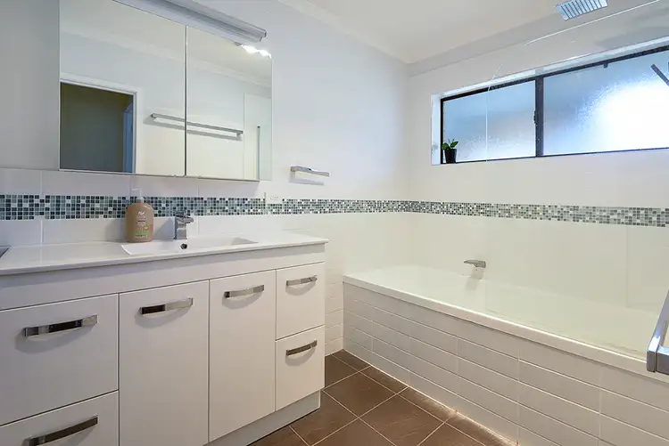 Fourth view of Homely house listing, 2 Nerissa Court, Underwood QLD 4119