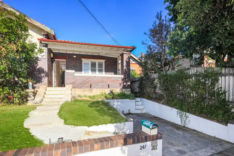 241 Lyons Road, Russell Lea NSW 2046