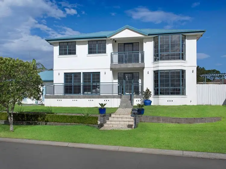 34 Lord Howe Avenue