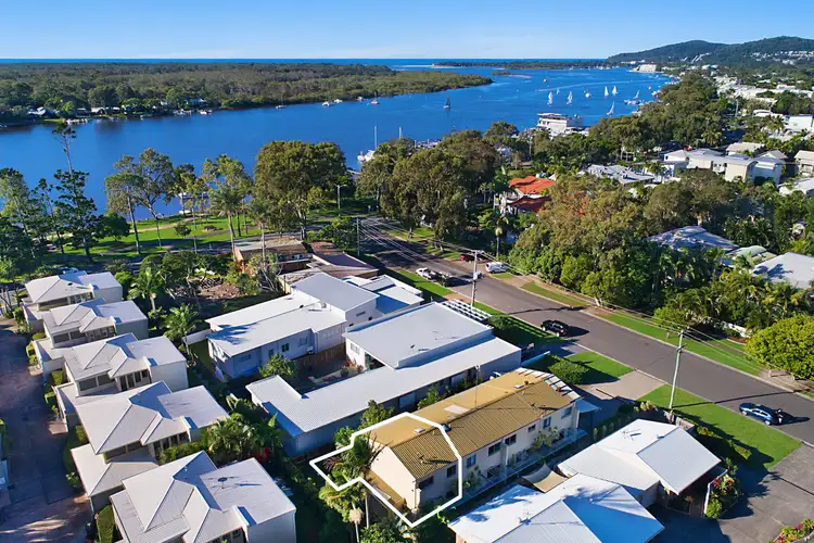 4/9 Robert Street, Noosaville QLD 4566