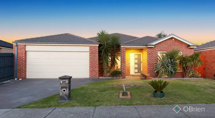 6 Kingsfield Crescent, Lynbrook VIC 3975