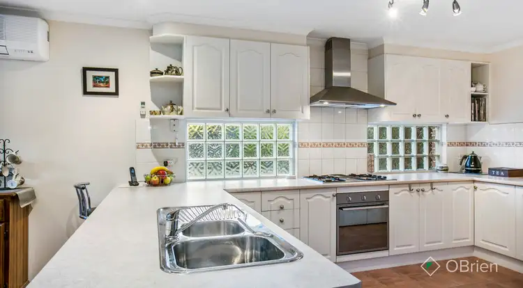 Fifth view of Homely house listing, 8 Furness Court, Berwick VIC 3806