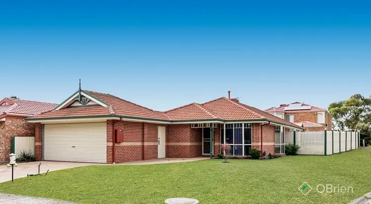 15 Market Court, Skye VIC 3977