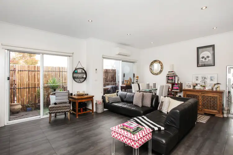 2/114 Somerville Road, Yarraville VIC 3013