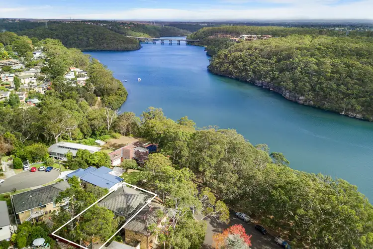 13 Tallowwood Avenue, Lugarno NSW 2210