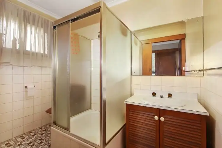 Sixth view of Homely unit listing, 2/31 Melrose Drive, Wodonga VIC 3690