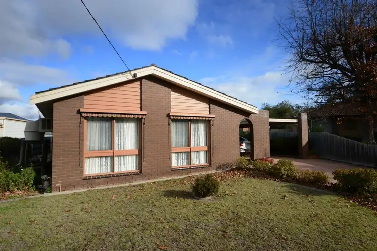 8 Grosvenor Court, Bairnsdale VIC 3875