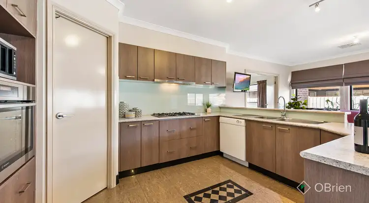 Sixth view of Homely house listing, 8 Galli Court, Hillside VIC 3037