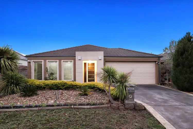 11 Mittagong Rise, Craigieburn VIC 3064