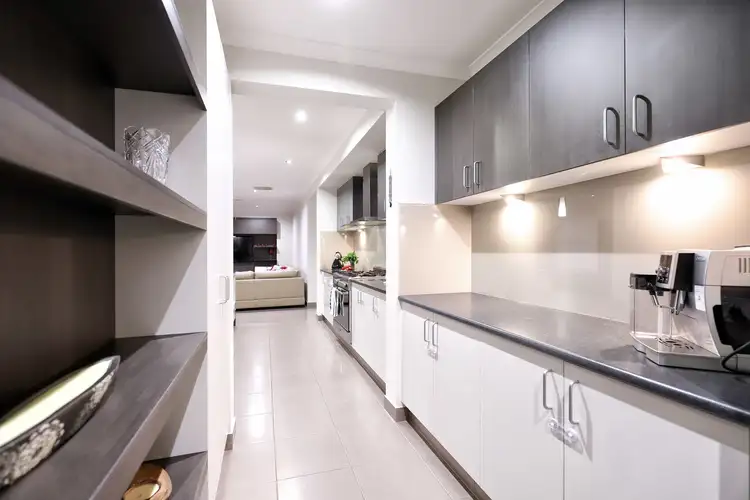 Sixth view of Homely house listing, 86 Bridgehaven Drive, Craigieburn VIC 3064