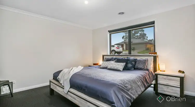 Second view of Homely house listing, 5 Berta Rise, Drouin VIC 3818