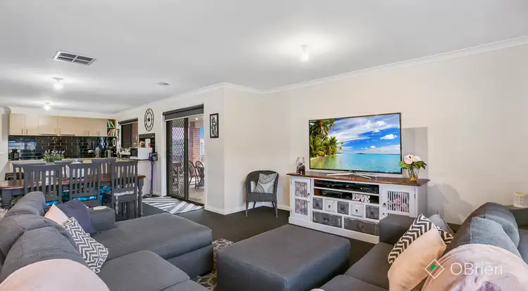 Sixth view of Homely house listing, 5 Berta Rise, Drouin VIC 3818