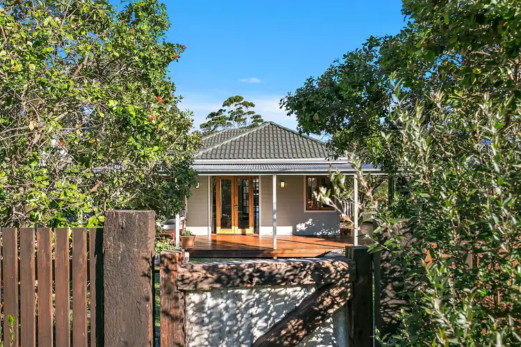 37 Westmacott Parade, Bulli NSW 2516