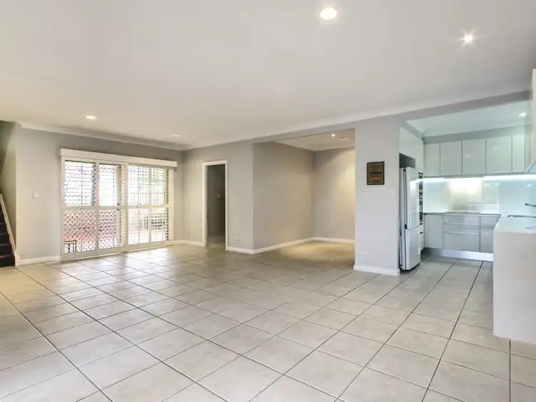 2/57 Gladstone Road, Highgate Hill QLD 4101