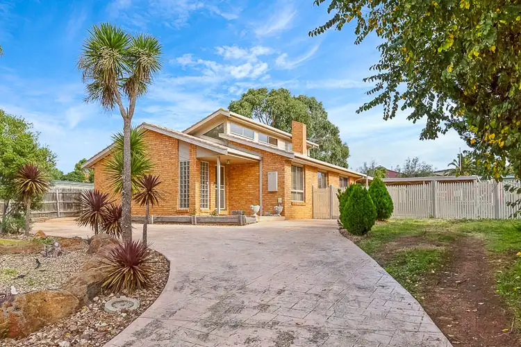 28 Cairns Drive, Bacchus Marsh VIC 3340