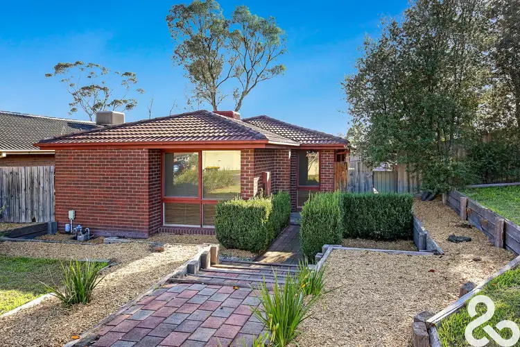 9 Landy Close, Mill Park VIC 3082