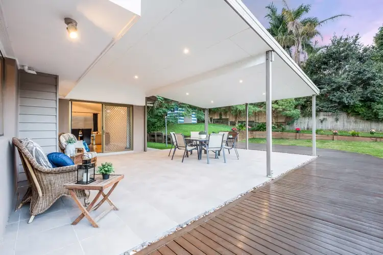 6 Holloway Drive