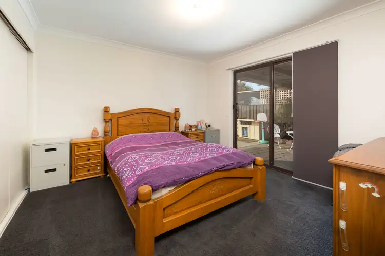 Fifth view of Homely house listing, 10 Sapphire Circuit, Wodonga VIC 3690