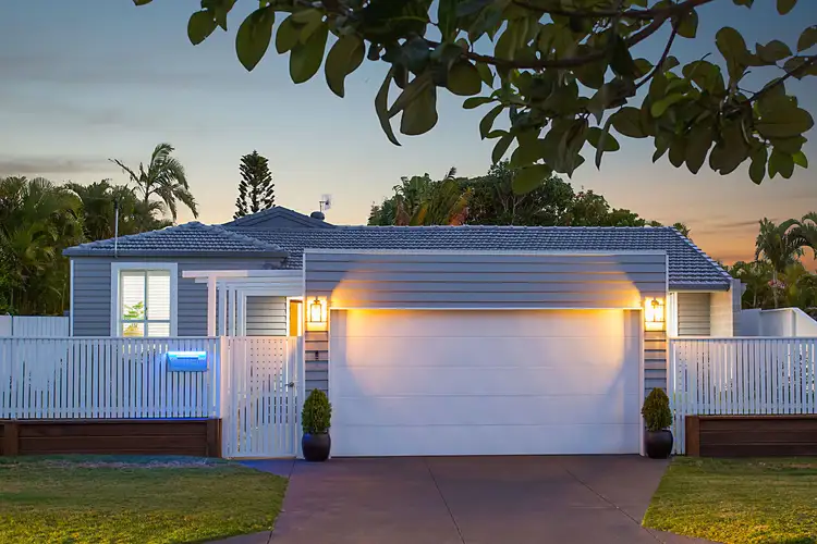 69 Clear Island Road, Broadbeach Waters QLD 4218