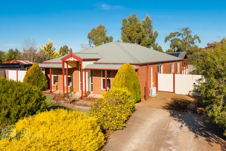 Second view of Homely house listing, 5 Lucern Close, Romsey VIC 3434