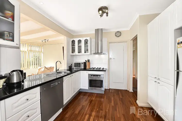 33 Wave Avenue, Mount Waverley VIC 3149