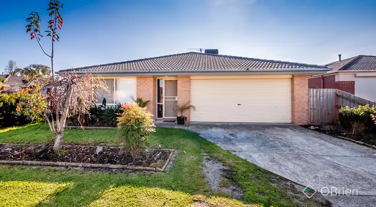 11 Mariner Close, Cranbourne North VIC 3977