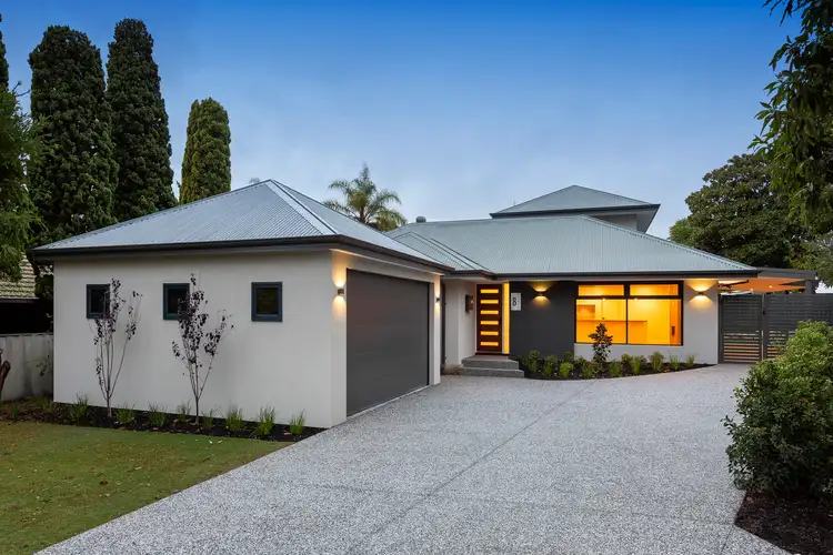 8 Batavia Way, Salter Point WA 6152