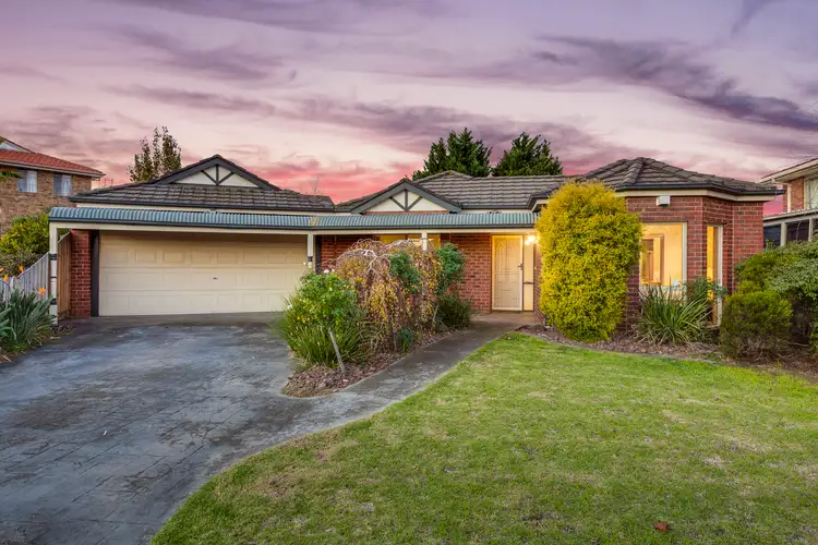 8 Remany Close, Hillside VIC 3037