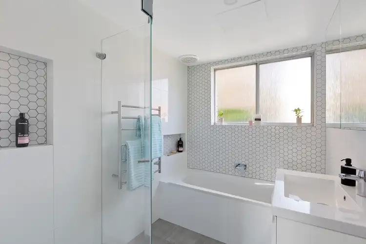Fifth view of Homely apartment listing, 3/12 Regent Street, Dee Why NSW 2099