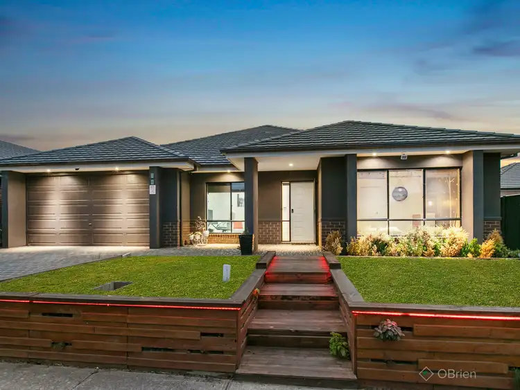 16 Prosperity Avenue, Cranbourne North VIC 3977