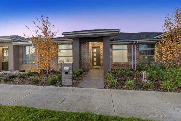 9 Avebury Place, Officer VIC 3809