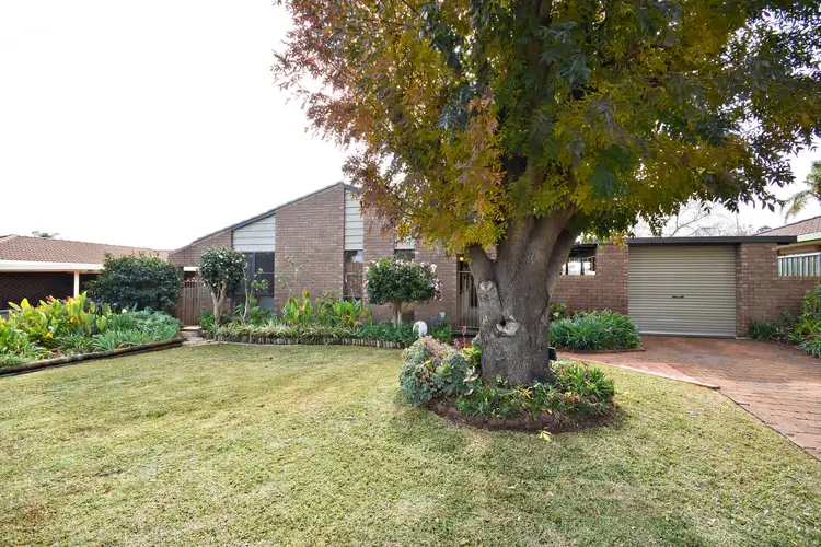 9 Sandringham Place, Dubbo NSW 2830