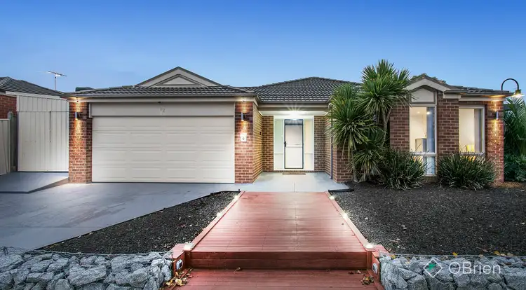 12 Sussex Avenue, Cranbourne North VIC 3977