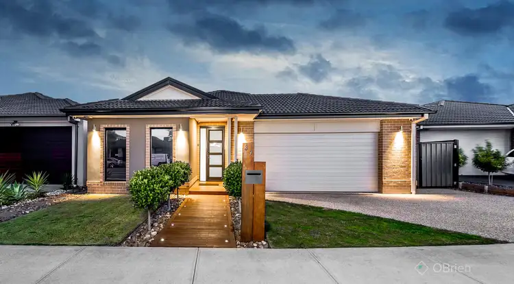 37 Arbourlea Boulevard, Cranbourne North VIC 3977