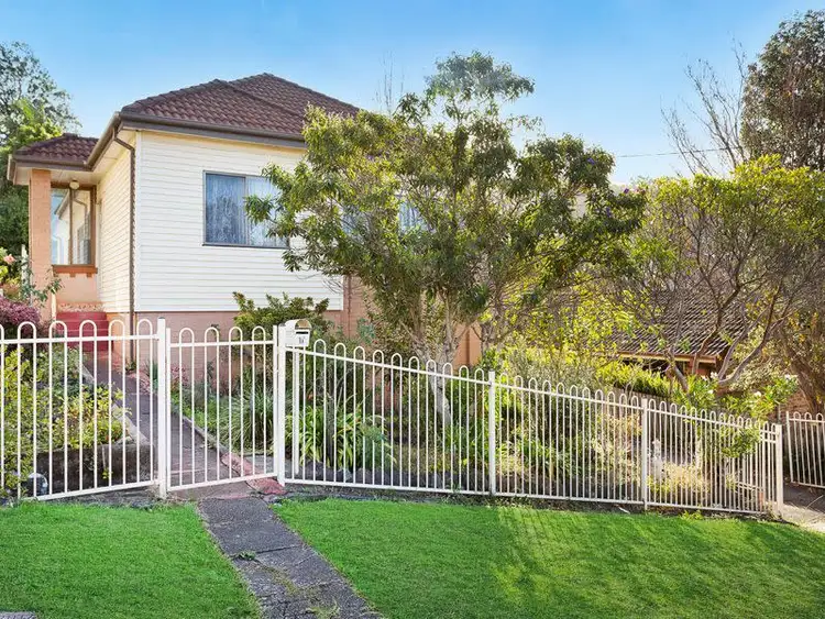 10 Harold Street, Coniston NSW 2500