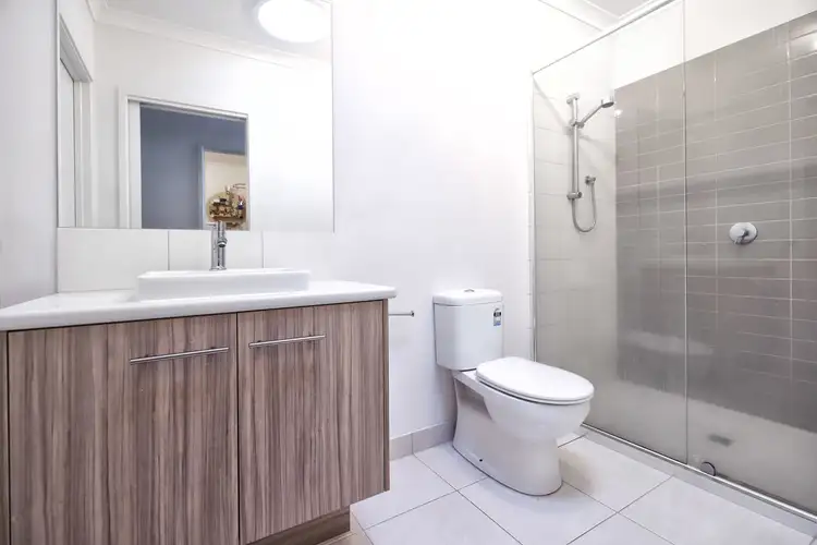 Sixth view of Homely house listing, 8 Viewrise Walk, Craigieburn VIC 3064