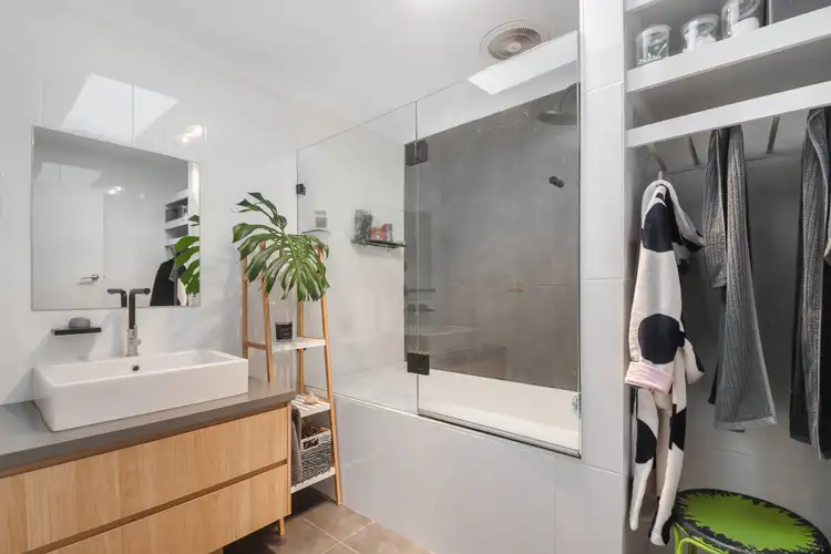 Fifth view of Homely villa listing, 4/35 Pioneer Road, Bellambi NSW 2518
