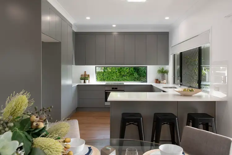 33 Argyle Street, Seventeen Mile Rocks QLD 4073