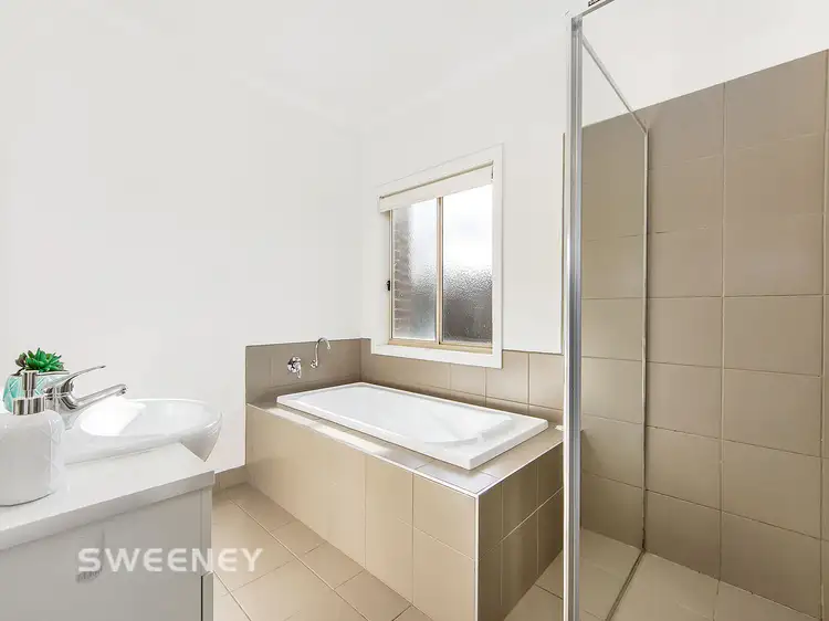Fifth view of Homely unit listing, 2/4 Altyre Court, St Albans VIC 3021